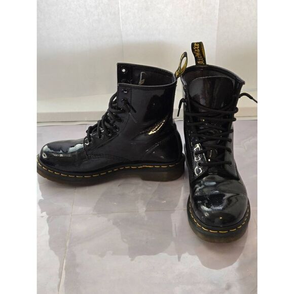 Dr. Martens 1460 Womens Size 8 Black Air Wait Patent Leather Boot - Picture 5 of 9